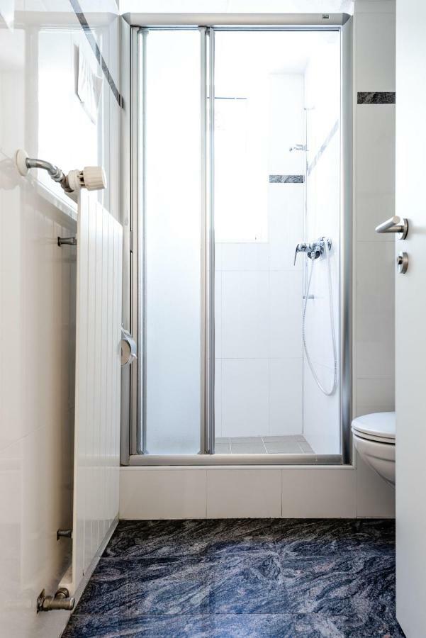 Iq130 Guesthouse Zurigo Esterno foto