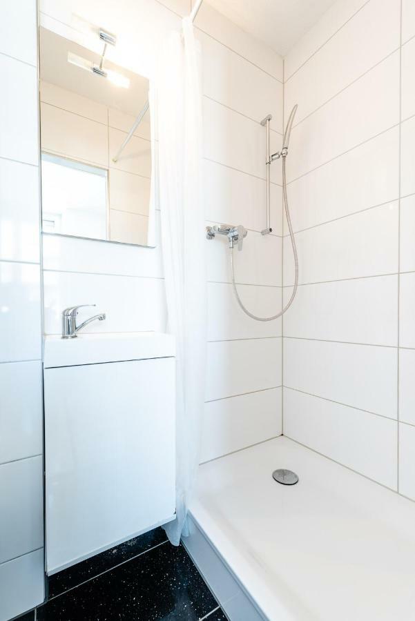 Iq130 Guesthouse Zurigo Esterno foto
