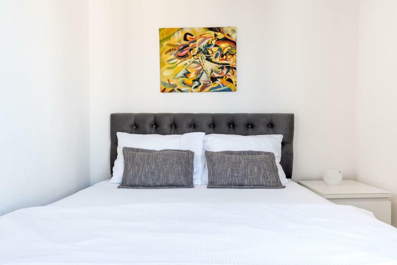 Iq130 Guesthouse Zurigo Esterno foto