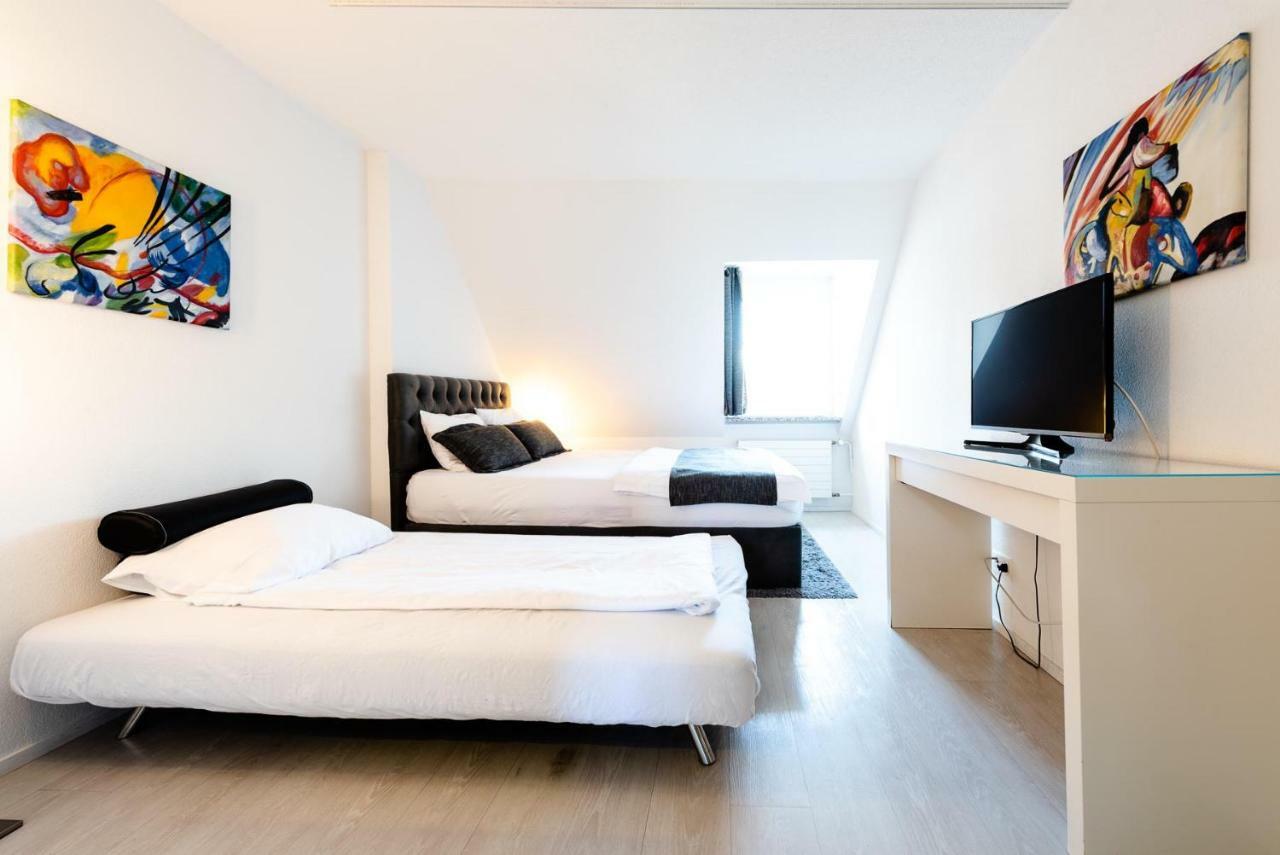 Iq130 Guesthouse Zurigo Esterno foto